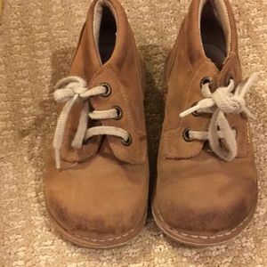 Leather lace up shoe